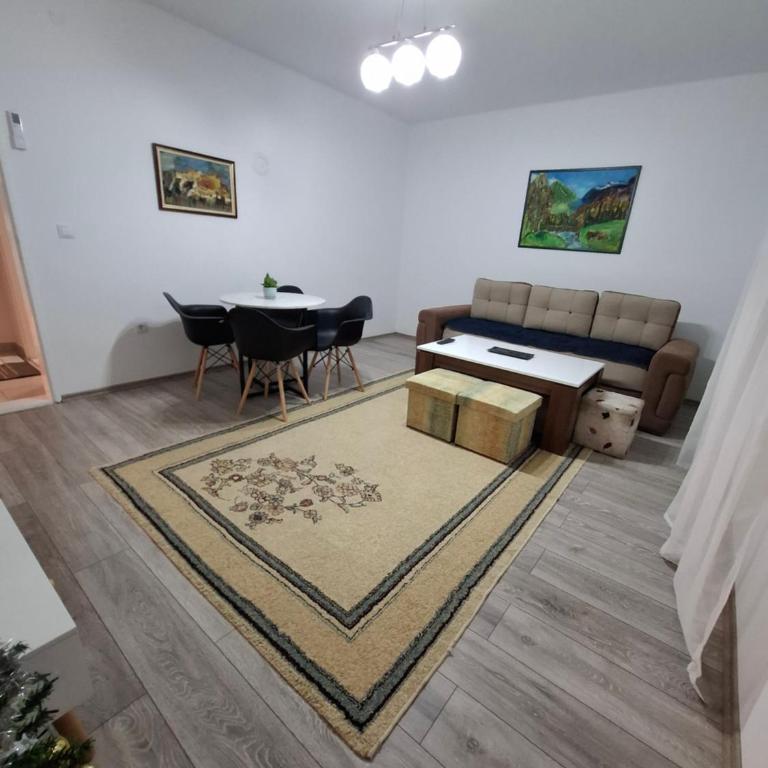 Apple Home - Two-Bedroom Apartment - 18