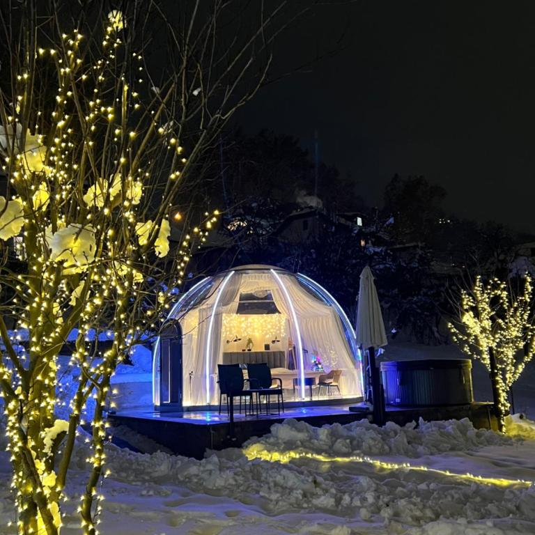 Igloo glamping dome Sarajevo - Deluxe One-Bedroom Apartment with City View - 4