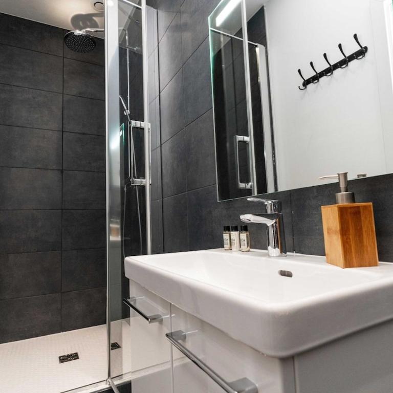 Appartement atypique et cosy centre-ville - Three-Bedroom Apartment - 6