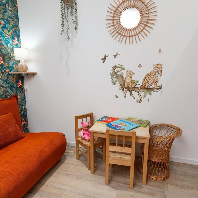 Appartement atypique et cosy centre-ville - Three-Bedroom Apartment - 8