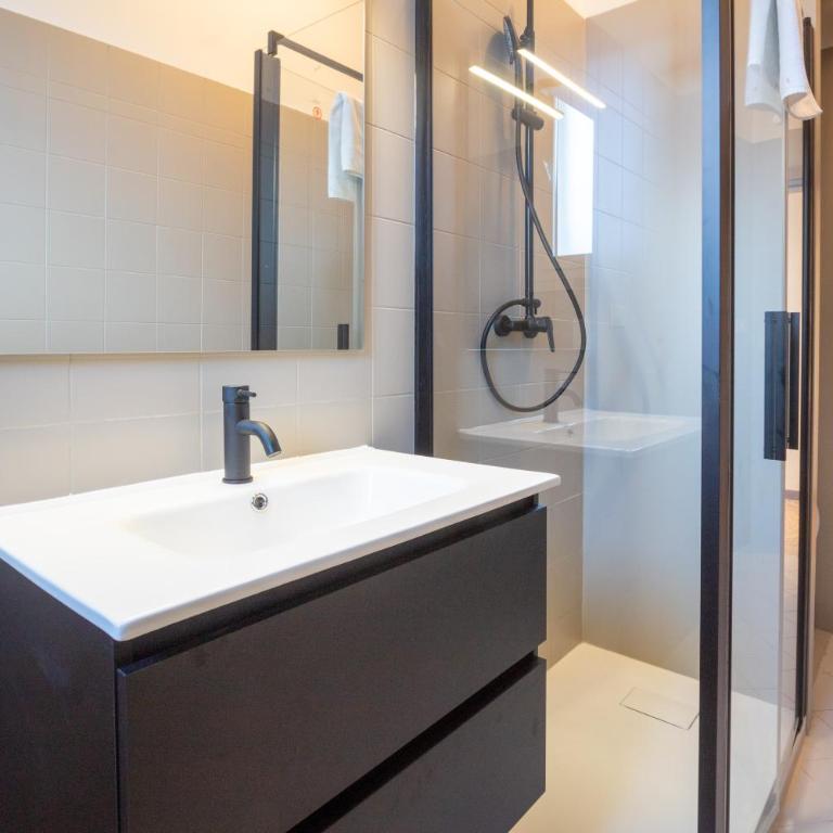 Realkasa Vicolo Otto Colonne - Appartamento con 2 Camere da Letto - 12