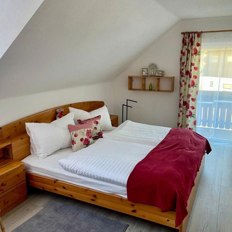 Haus Burda - Apartment mit 1 Schlafzimmer, Balkon und Bergblick - 1