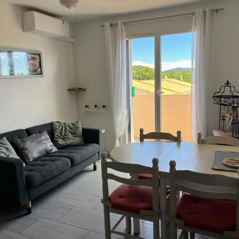 Appartement T2, 4 personnes, climatisé, avec piscine, Village de la Mer - Appartement - Vue sur Jardin - 3