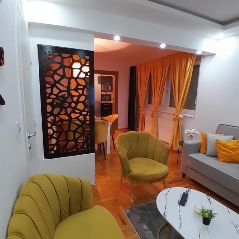 Apartman Gold&Black Banja Luka - Deluks Apartman sa 2 Spavaće Sobe i Balkonom - 1