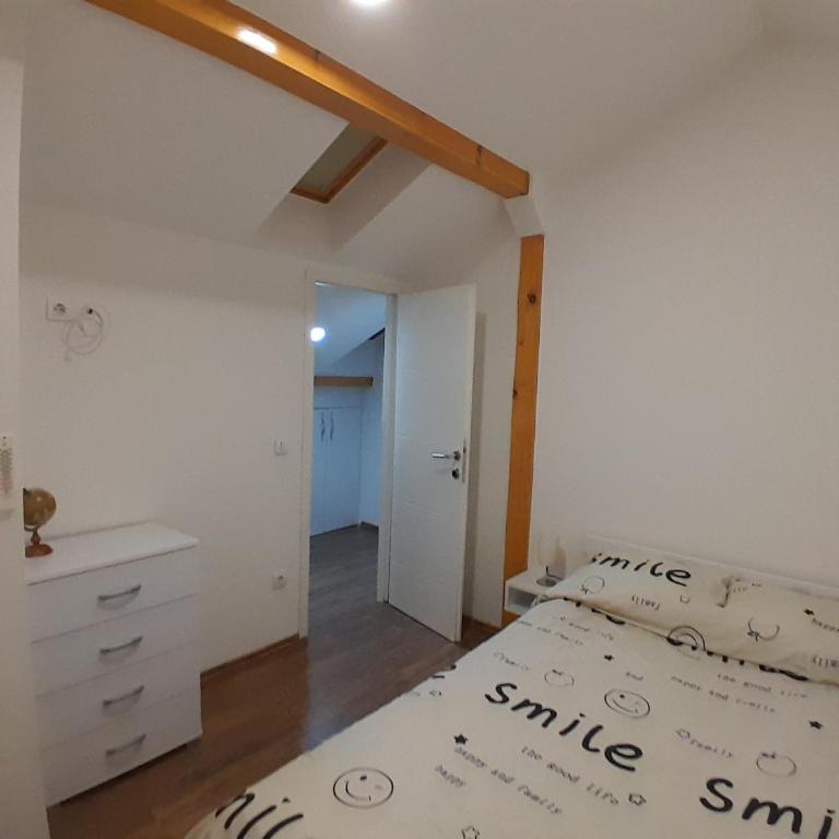 Apartman Gold&Black Banja Luka - Deluks Apartman sa 2 Spavaće Sobe i Balkonom - 7