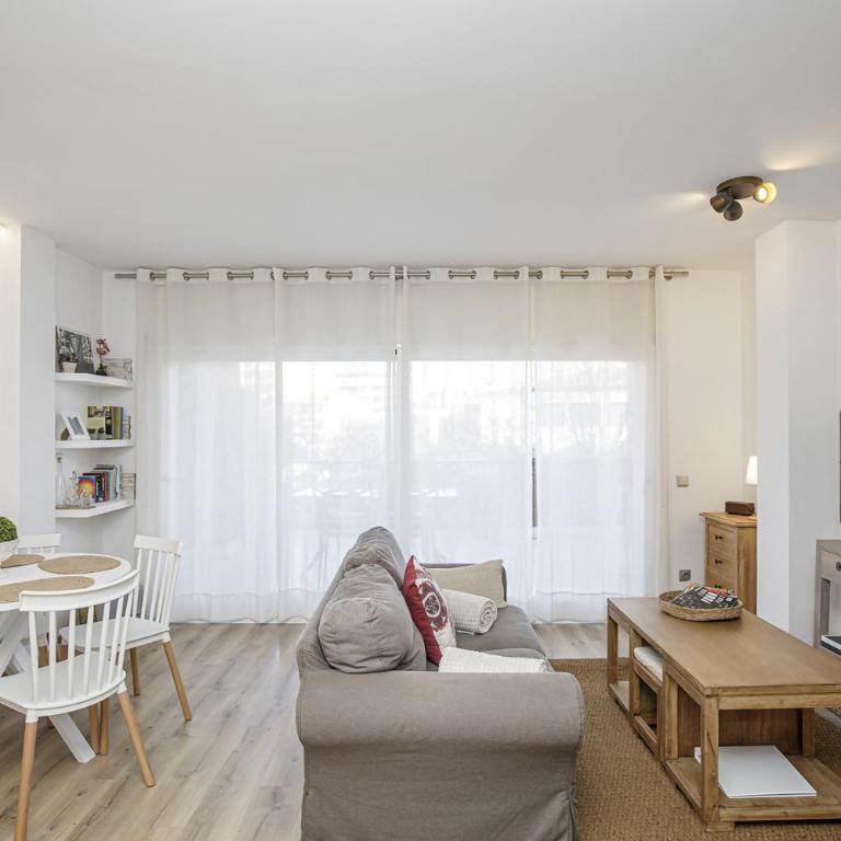 Apartamento con gran terraza en Girona - Apartamento con terraza - 1