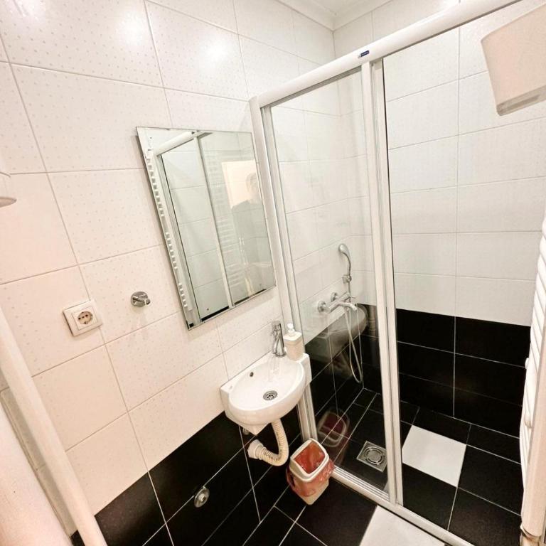 Modern Central Apartments RENOVATED - Apartman - 7