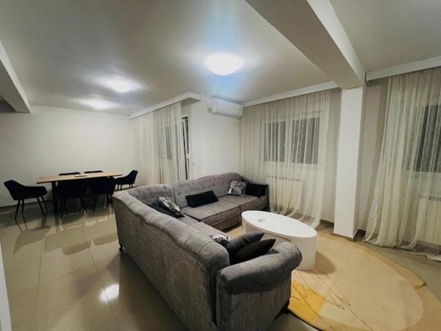 Tara Deluxe - Two-Bedroom Deluxe Apartment - 12