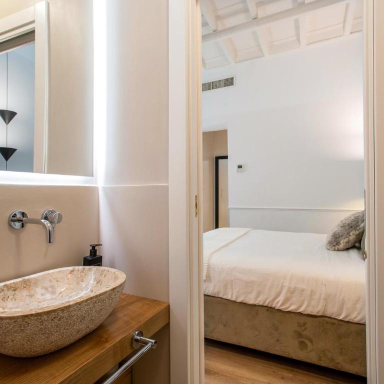 Pantheon Suites Rome 2 - Camera Matrimoniale con Letto Supplementare - 8