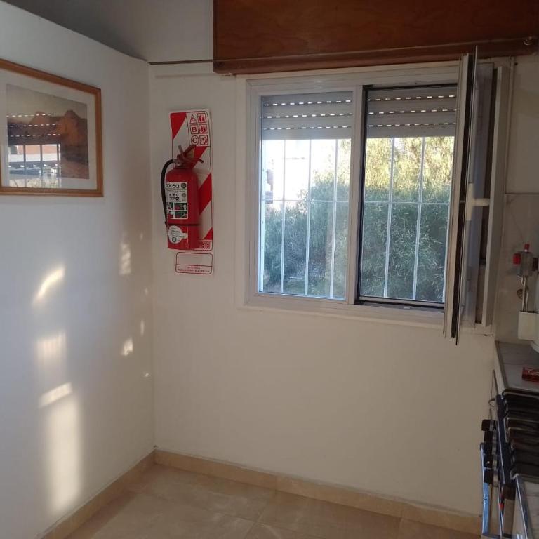 "Departamento 3 Dormitorios con Garage y Terraza con Parrilla -StayNeuquen- 1 cama doble mas 4 individuales, hasta 6 huéspedes - Apartamento de 3 dormitorios - Planta Alta - 6