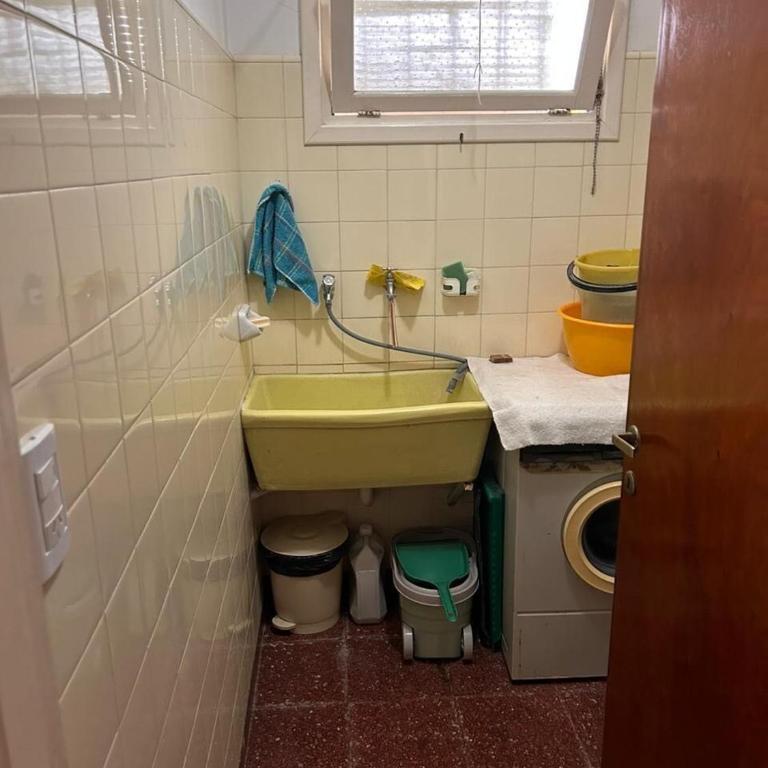 Casa con jardín metros del mar en Mar del Plata - Casa de 3 dormitorios - 4