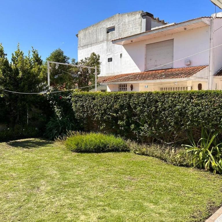 Casa con jardín metros del mar en Mar del Plata - Casa de 3 dormitorios - 16