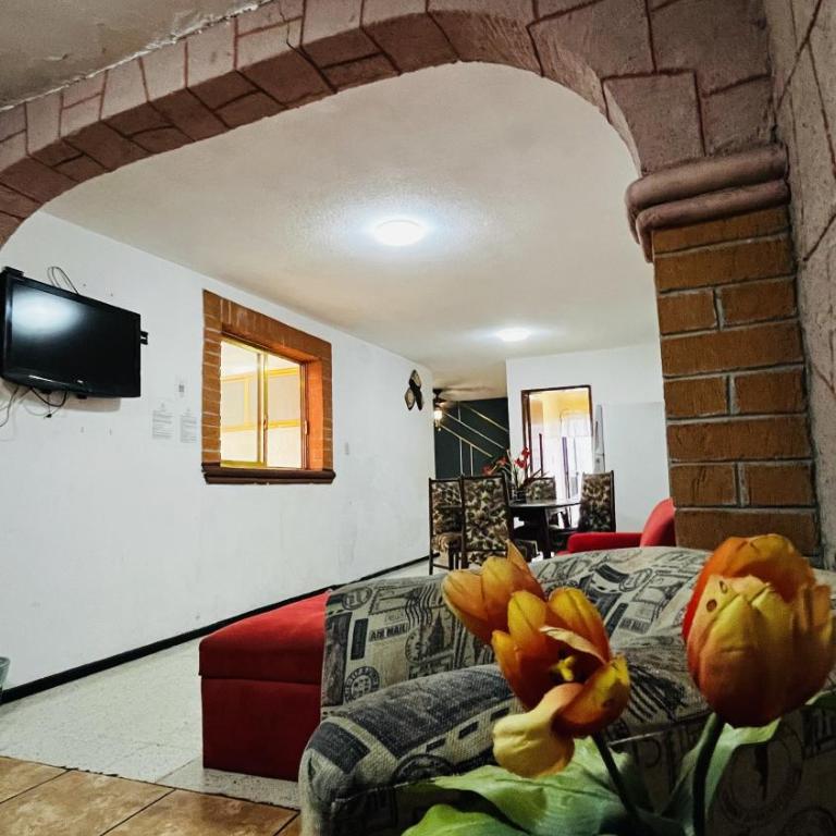 Dahlia House in Querétaro City - Three-Bedroom House - 3
