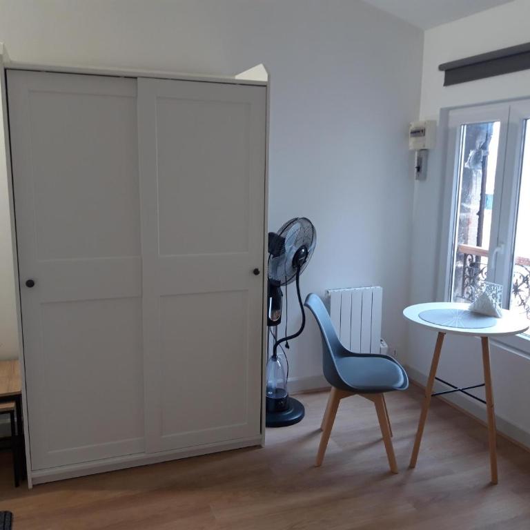 Aquitain Home - Studios & Appartements tout confort Bordeaux Gare St Jean - Studio avec Vue sur Jardin - 4