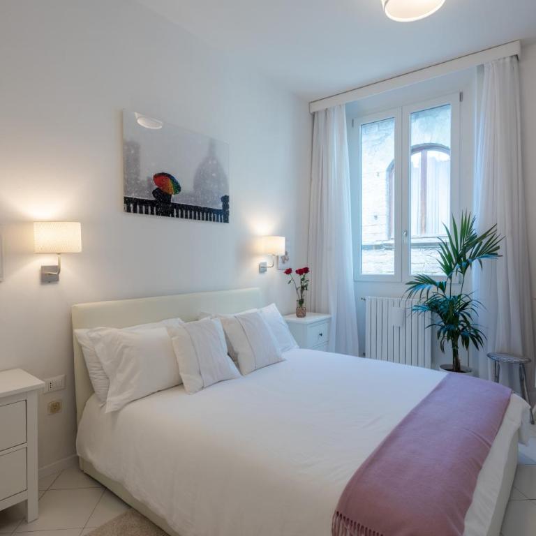 Belle Donne Apartment - Three-Bedroom Apartment - 10