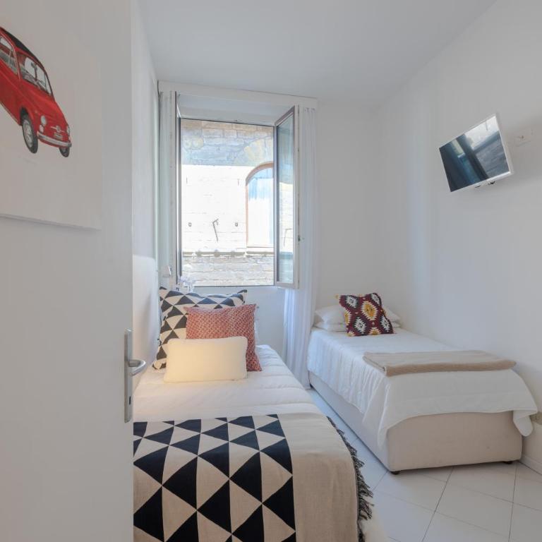 Belle Donne Apartment - Three-Bedroom Apartment - 11