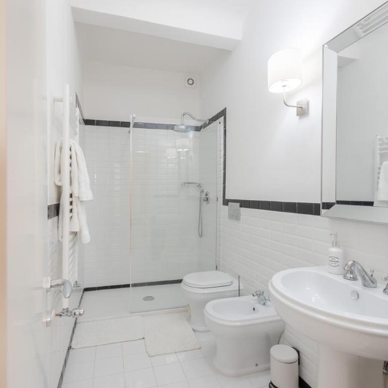 Belle Donne Apartment - Three-Bedroom Apartment - 12