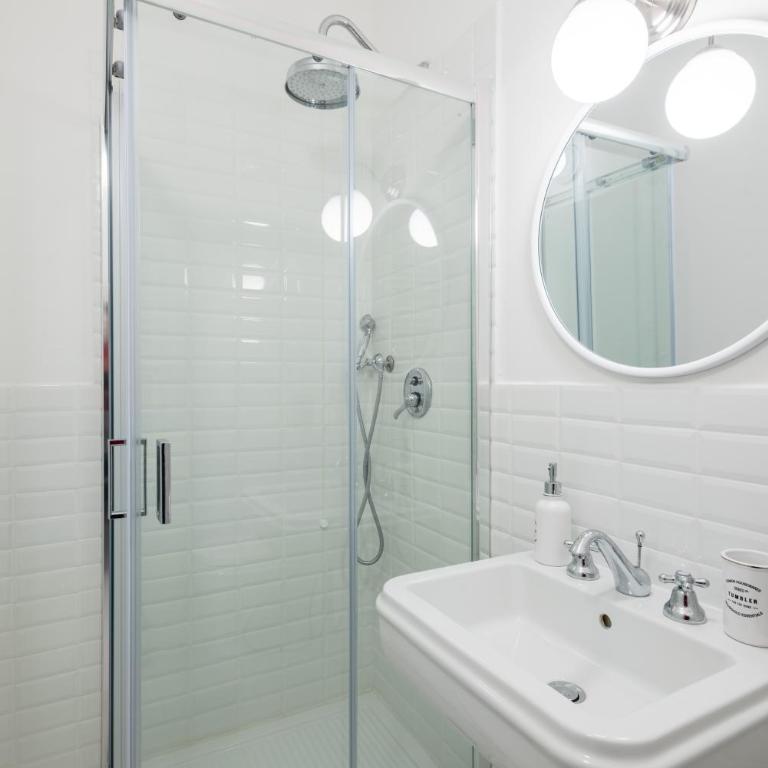 Belle Donne Apartment - Three-Bedroom Apartment - 16