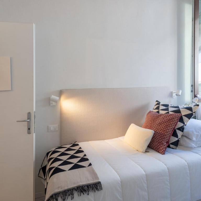 Belle Donne Apartment - Three-Bedroom Apartment - 26