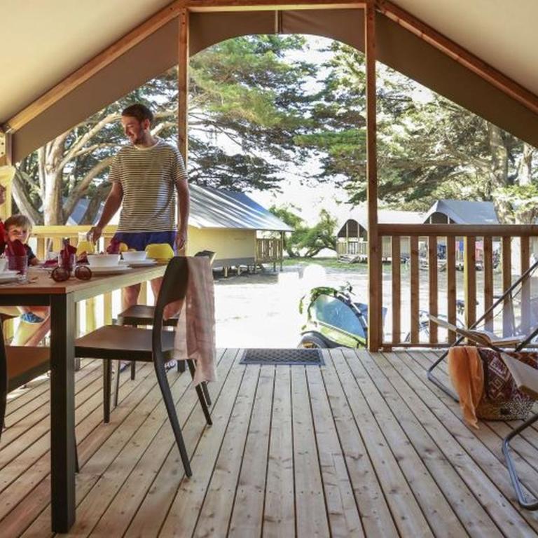 Camping Les Demoiselles - Comfort Lodge Tent with Shared Toilet and Bathroom (4 Adults) - 3