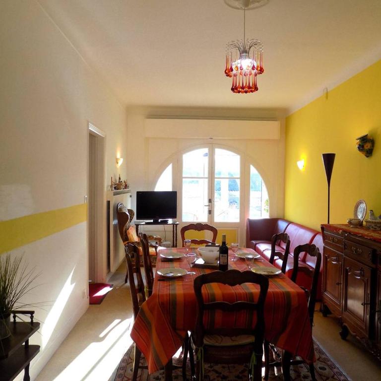 Royan - MAISON RUSTIQUE avec jardin clos - proche COMMERCES et PLAGES - Maison 2 Chambres - 2