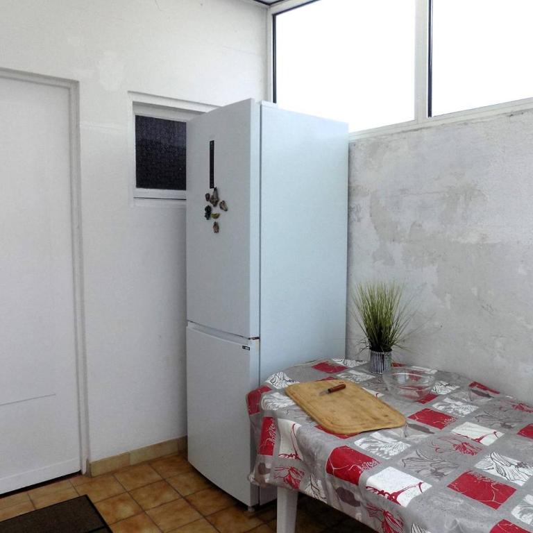 Royan - MAISON RUSTIQUE avec jardin clos - proche COMMERCES et PLAGES - Maison 2 Chambres - 12