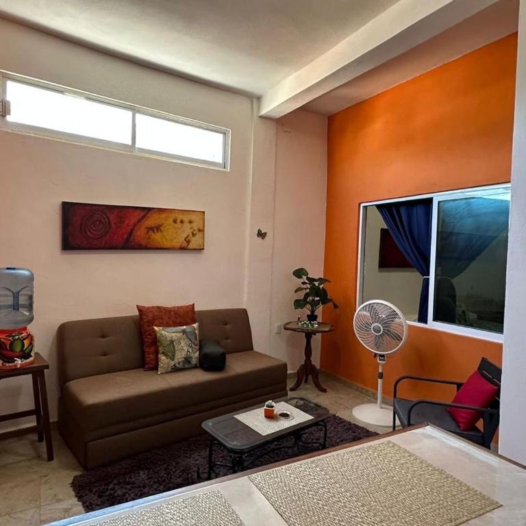 Orange Butterfly - One-Bedroom Apartment - 14