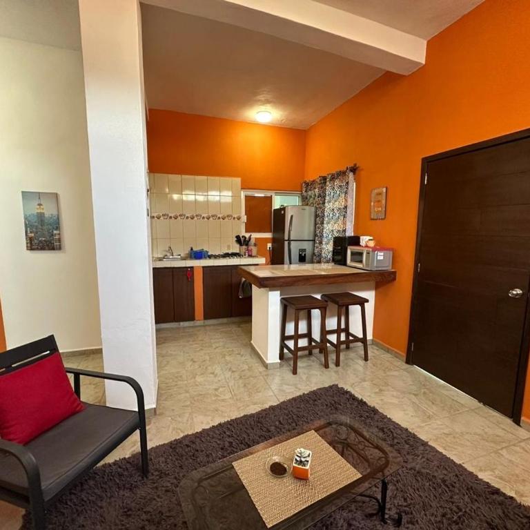 Orange Butterfly - One-Bedroom Apartment - 13