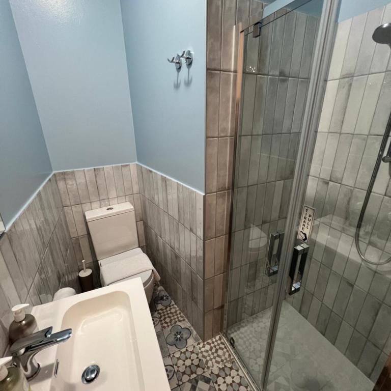 Room Verona Ai Duchi - Camera Quadrupla con Bagno Privato - 3