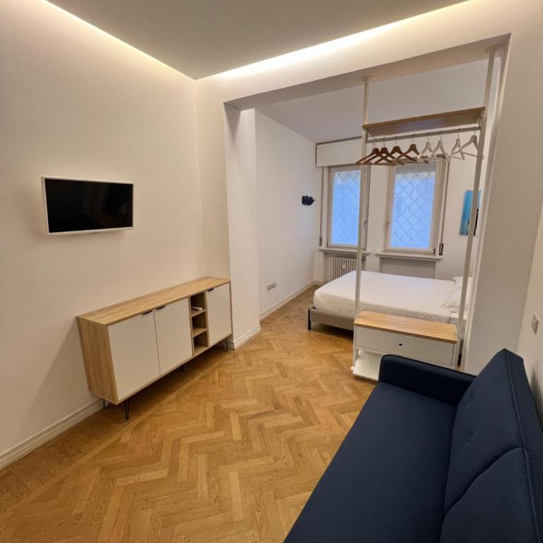 Room Verona Ai Duchi - Camera Quadrupla con Bagno Privato - 5