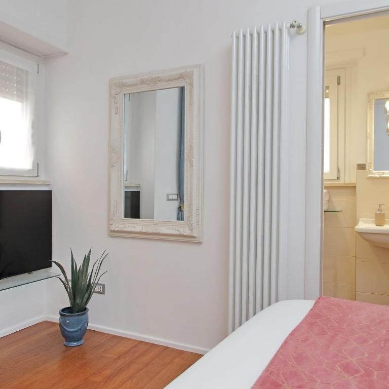 New Apartment with balcony - 150m Metro A - Appartamento con 3 Camere da Letto - 23