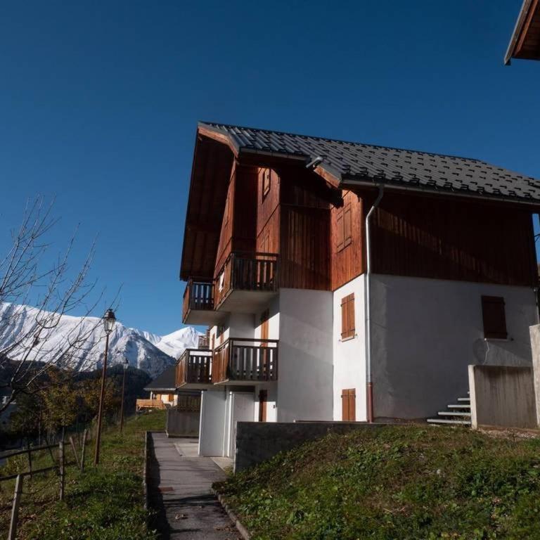 Appartement Nez-à-nez à Albiez - Appartement 3 Chambres avec Vue sur la Montagne - 11