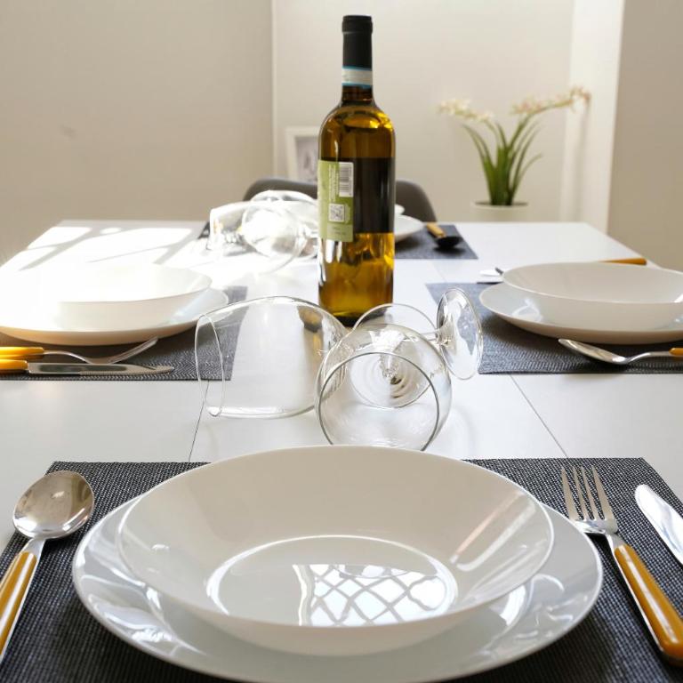 FicuriniasHouse-Cozy Central Flat with Parking - Two-Bedroom House - 66