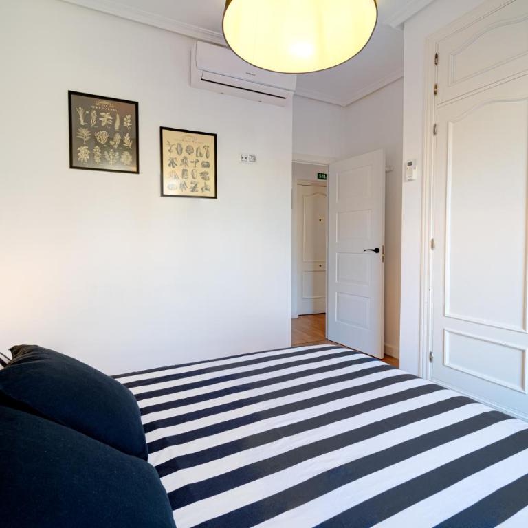 Apartament Glorieta Puerta de Toledo - Two-Bedroom Apartment - 7