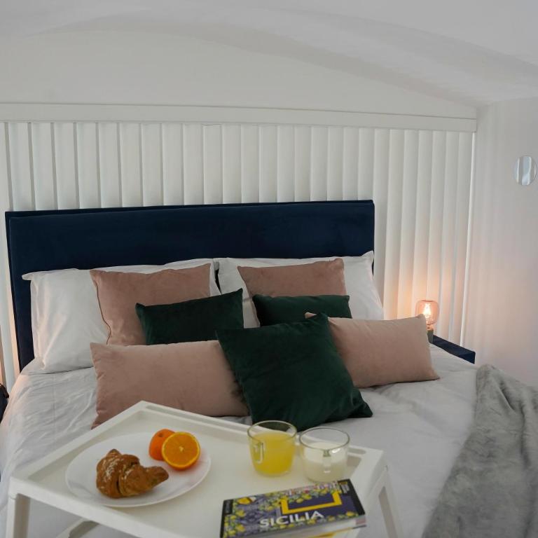 FicuriniasHouse-Cozy Central Flat with Parking - Two-Bedroom House - 23