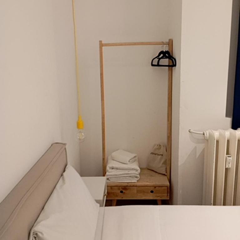 Hostal Manuela by gaiarooms - Budget Double Room - 8