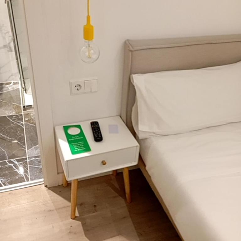 Hostal Manuela by gaiarooms - Budget Double Room - 13