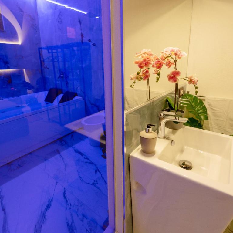 ETNEA 208 LUXURY JACUZZI SUITE Catania - Superior King Room - 16