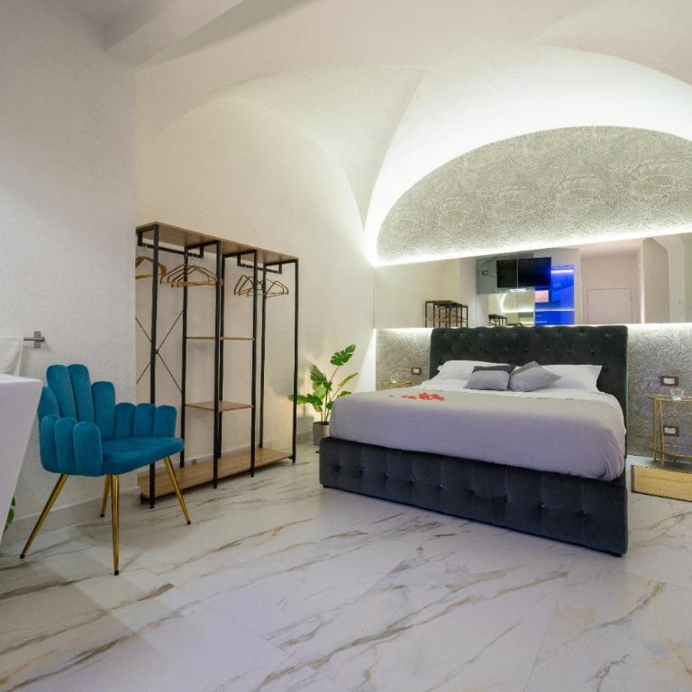 ETNEA 208 LUXURY JACUZZI SUITE Catania - Superior King Room - 2