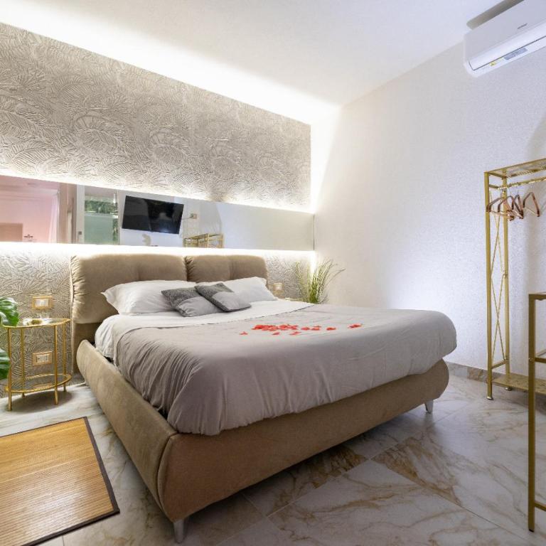 ETNEA 208 LUXURY JACUZZI SUITE Catania - King Room - 4