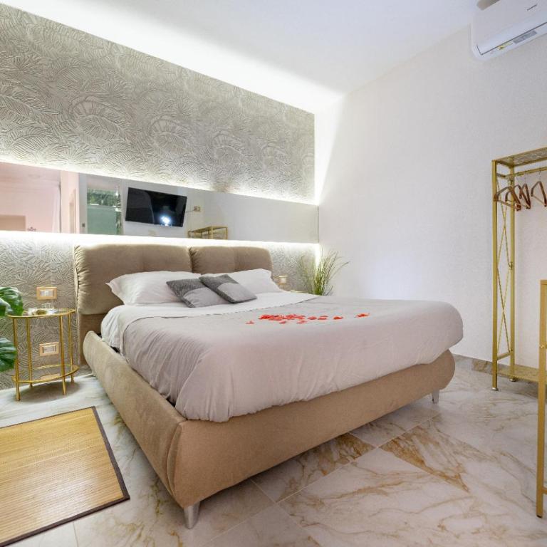 ETNEA 208 LUXURY JACUZZI SUITE Catania - King Room - 3