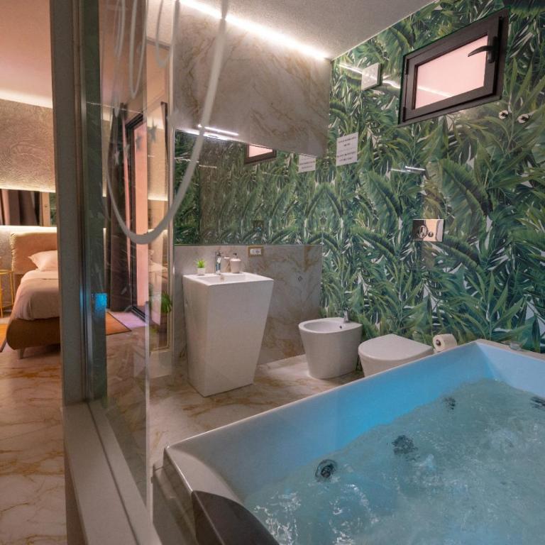 ETNEA 208 LUXURY JACUZZI SUITE Catania - King Room - 12