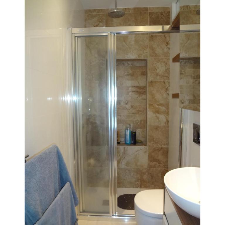 Apartamento de lujo con terraza y vistas al mar R23 by Novadesta - Three-Bedroom Apartment - 12