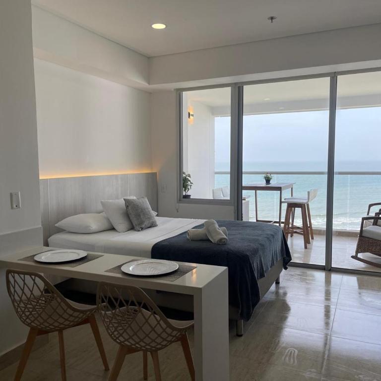 Cartagena Beach ApartaSuites - Estudio con balcón - 3