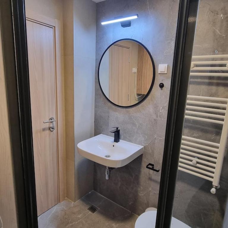 GROVE-City Center Apartment with free parking - One-Bedroom Apartment - 17