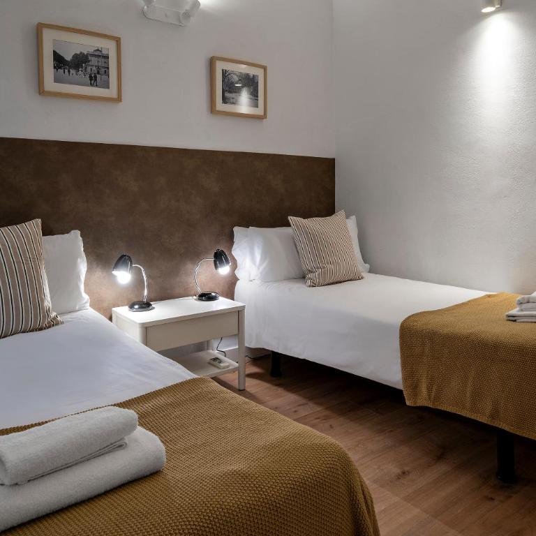 Habitat Apartments Bailén - Deluxe Four-Bedroom Apartment - 13