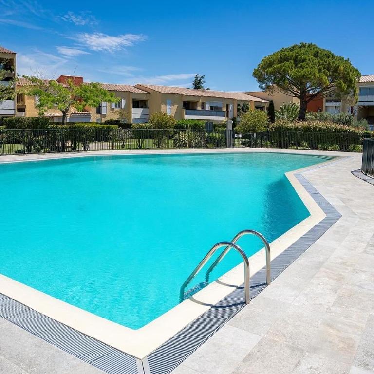 Superbe T3 pour 6 personnes, résidence calme avec piscine - Two-Bedroom Apartment with Terrace and Sea View - 1