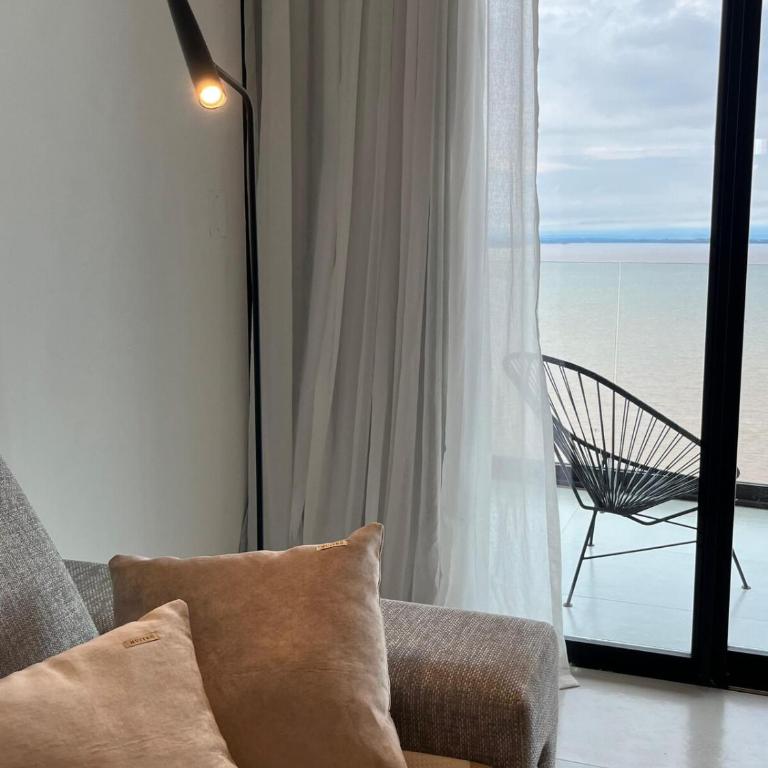 Vista al Río con Cochera y Ubicación Privilegiada - Apartamento de 1 dormitorio - 20