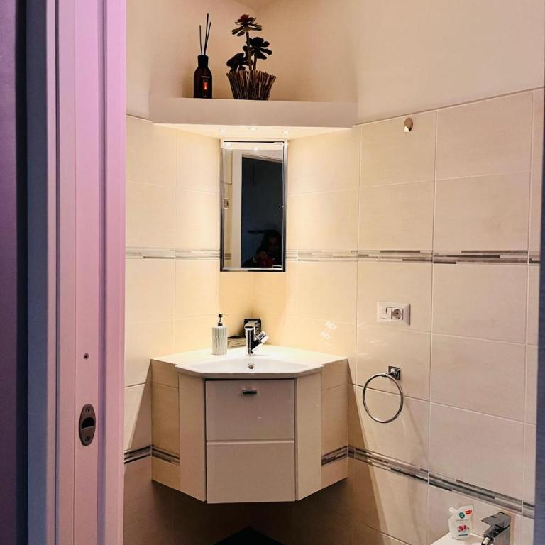 Beautiful three-room apartment in the historic center - Appartamento con 2 Camere da Letto - 4