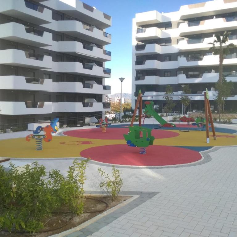 Moderno apartamento con piscina R35 by Novadesta - Three-Bedroom Apartment - 2